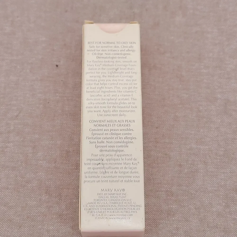 Mary Kay Medium Coverage Foundation Ivory 100 - Gray Cap # 355200 NIB Full Size